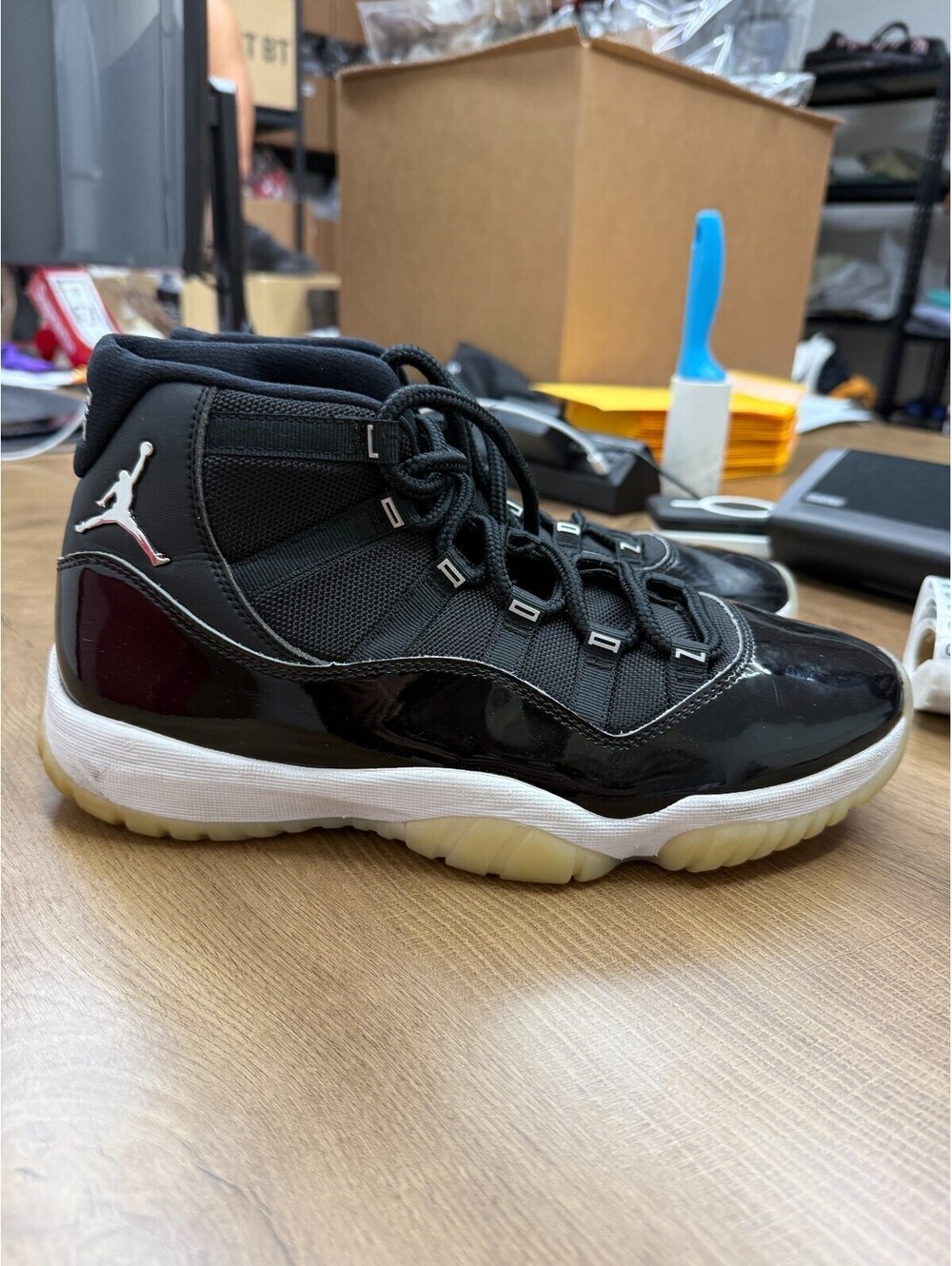 Air Jordan 11 Retro Jubilee 25th Anniversary Mens Size 8.5 Black Silver Sneakers